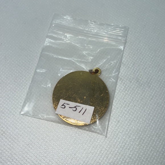 VINTAGE TECHNOLOGY TV PRODUCTION PENDANT CHARM GOLD TONE - Picture 10 of 10